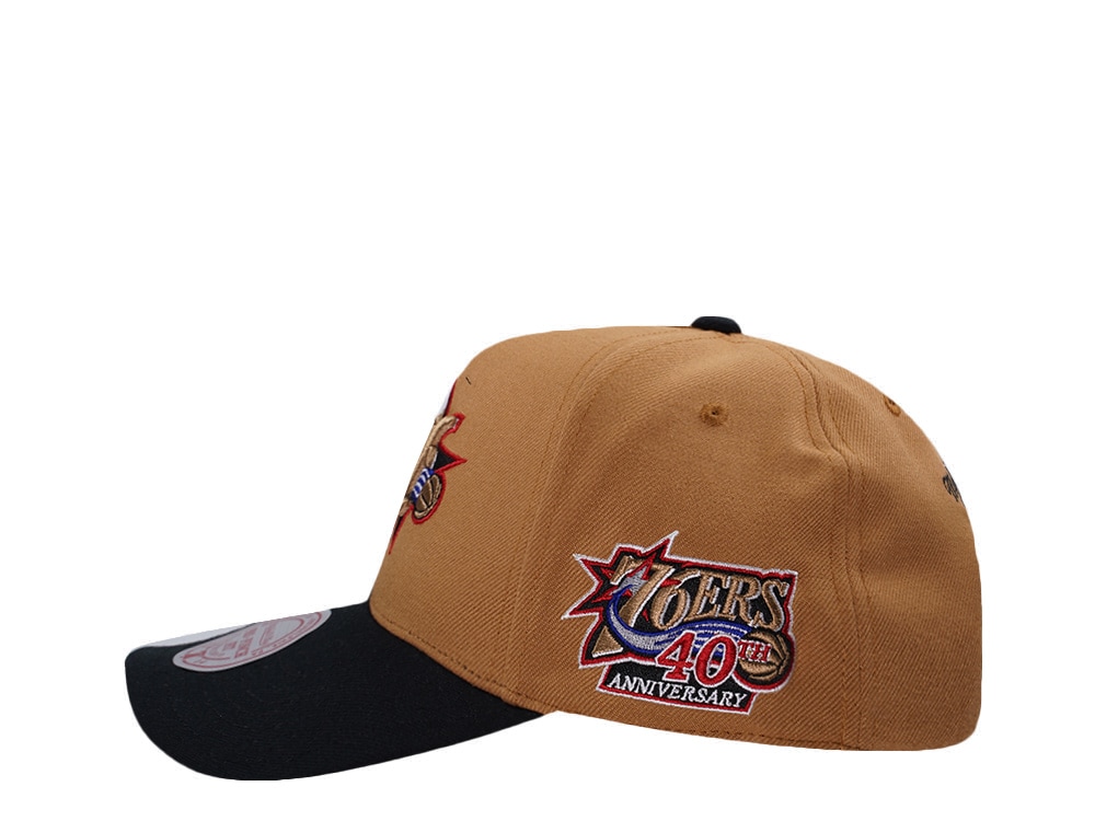 Mitchell & Ness Philadelphia 76ers NBA In The City Brown Edition Pro Pinch Fit Snapback Hat