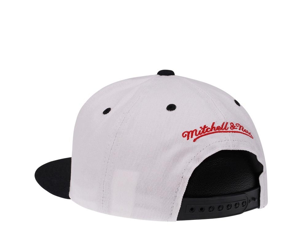 Mitchell & Ness NBA Finals 1993 White Classic Snapback Hat
