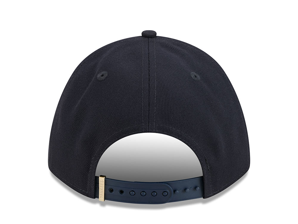 New Era New York Yankees Emblem Navy Prime 9Forty A Frame M Crown Snapback Hat