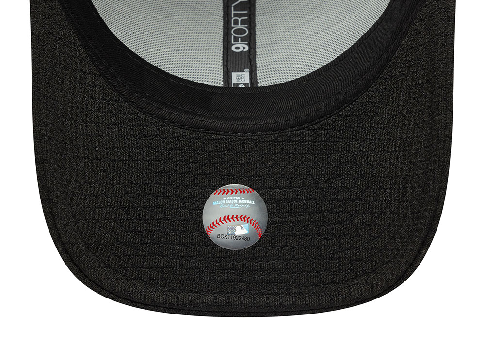 New Era New York Yankees Flawless Mesh Black and White Edition