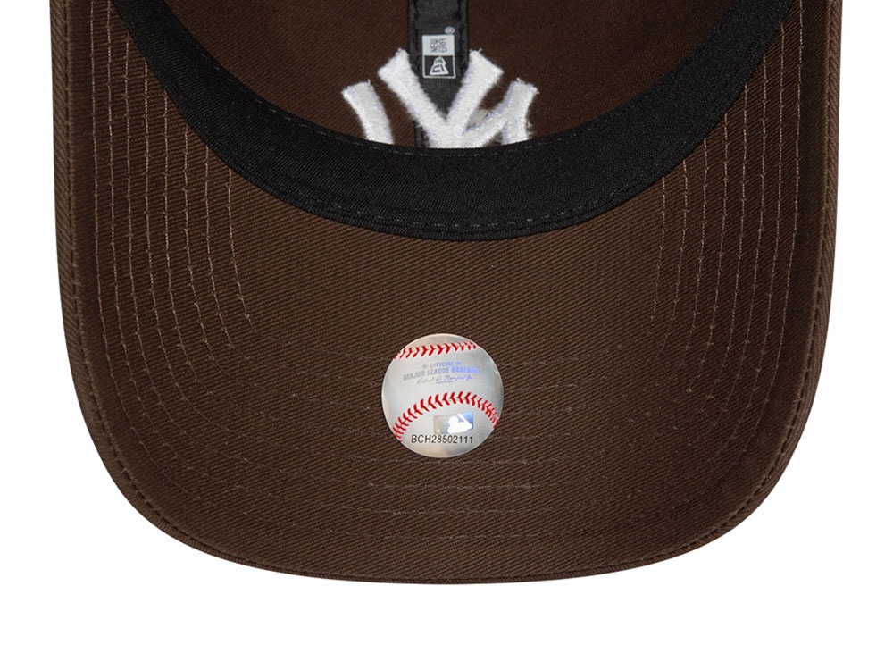 New Era New York Yankees League Essential 9Twenty Strapback Hat
