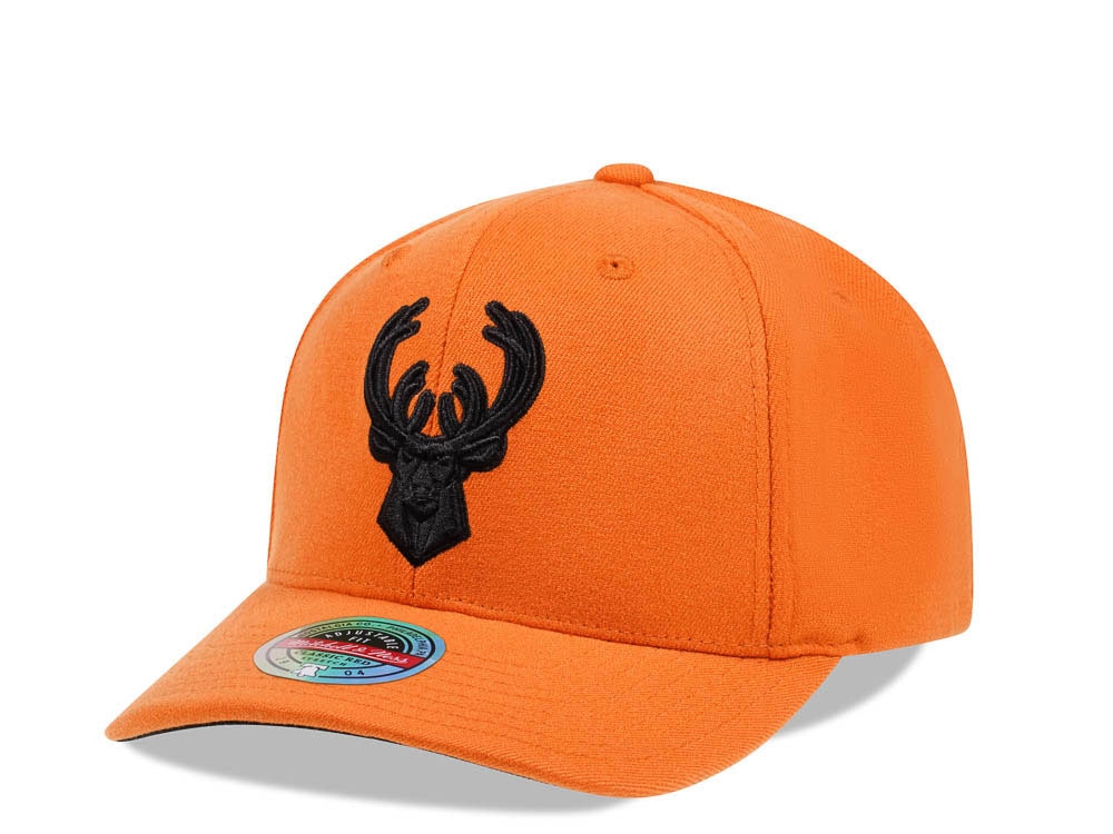 Mitchell & Ness Milwaukee Bucks Dark Cast Red Line Flex Snapback Hat