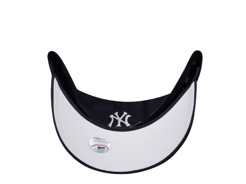 Nike New York Yankees Primetime Club Black Edition Strapback Hat