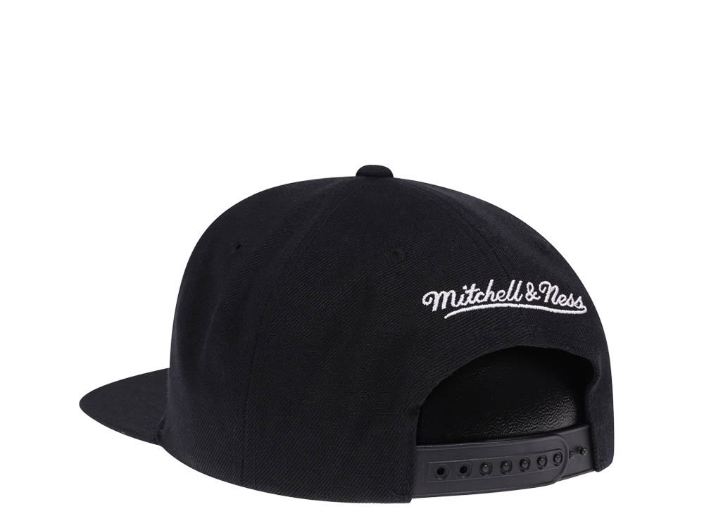 Mitchell & Ness Detroit Pistons Back to Back Champions Black Snapback Hat