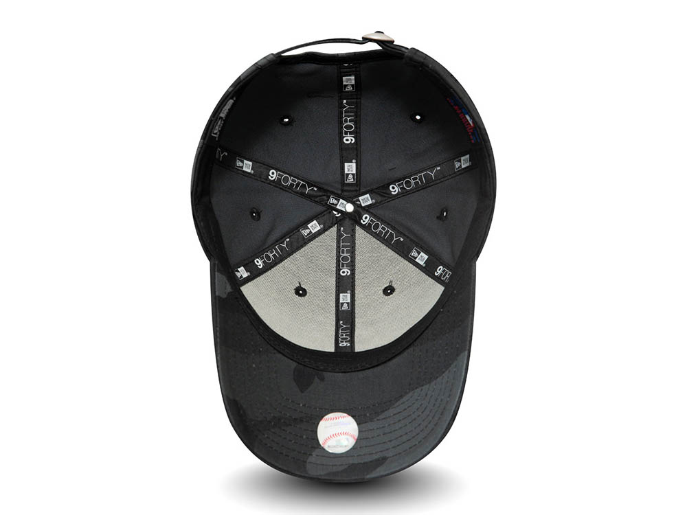 New Era New York Yankees League Essential Black Camo 9Forty Strapback Hat