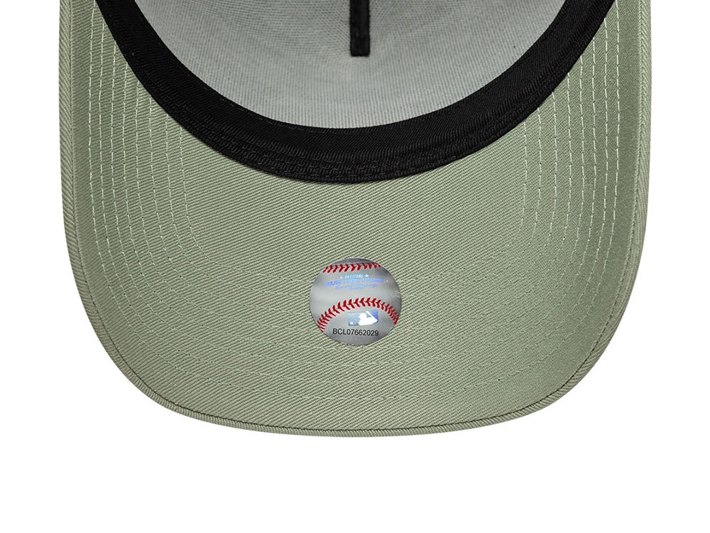New Era New York Yankees Essential Evergreen 9Forty E Frame Snapback Hat