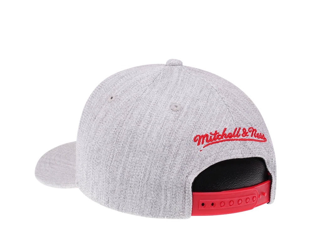 Mitchell & Ness Chicago Bulls Heather Gray Red Line Flex Snapback Hat