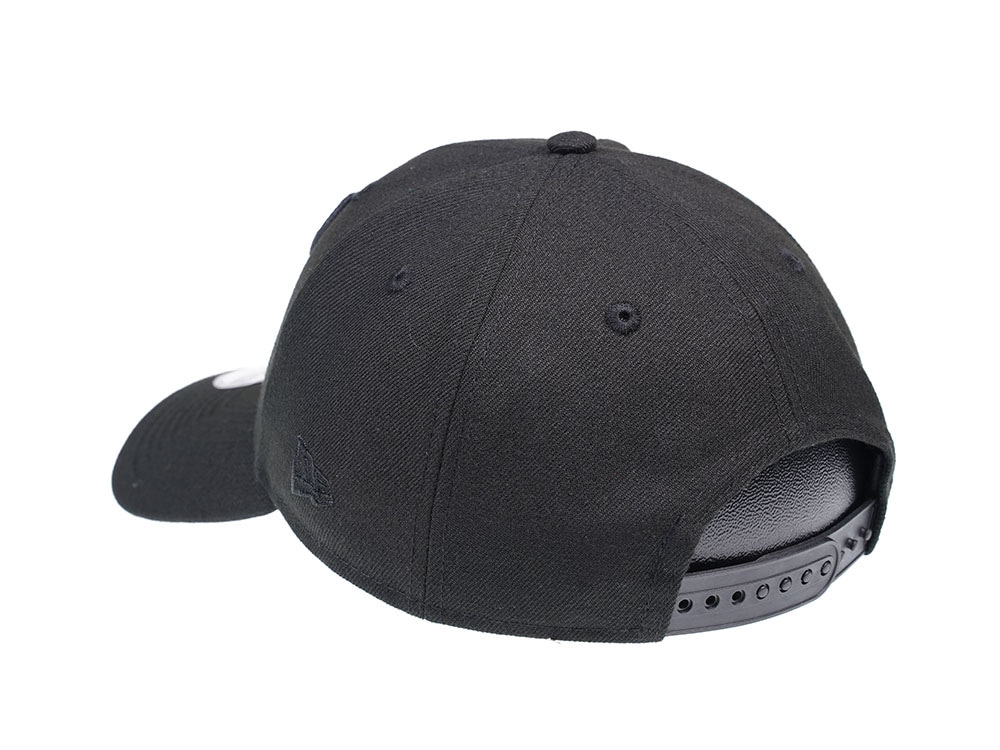 New Era Chicago Bulls Black on Black Edition 9Forty  Snapback Hat