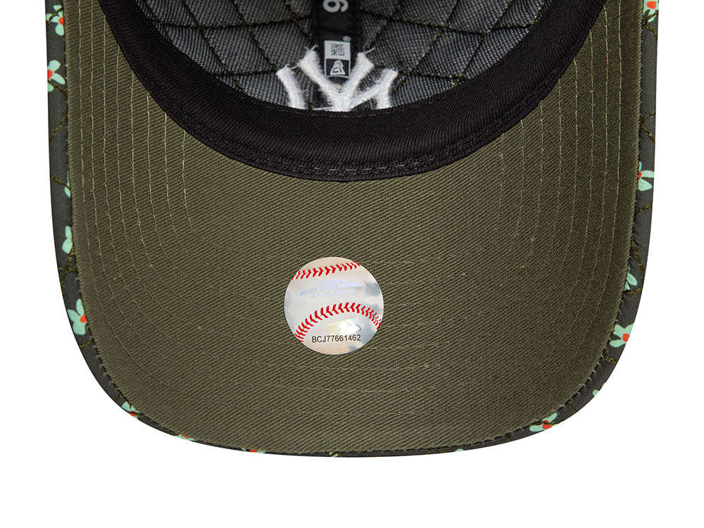 New Era New York Yankees Floral Quilt Olive Womens 9Twenty Strapback Hat