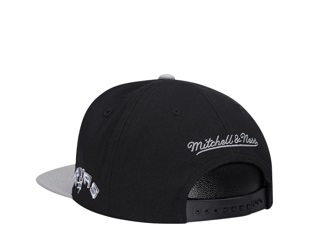 Mitchell & Ness San Antonio Spurs Logo Blur Hardwood Classic Snapback Hat