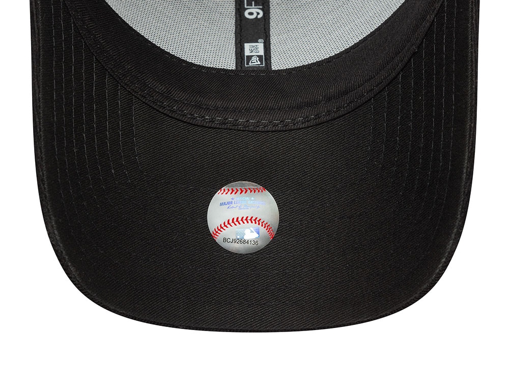 New Era New York Yankees Cord Flawless Black Edition 9Forty Strapback Hat