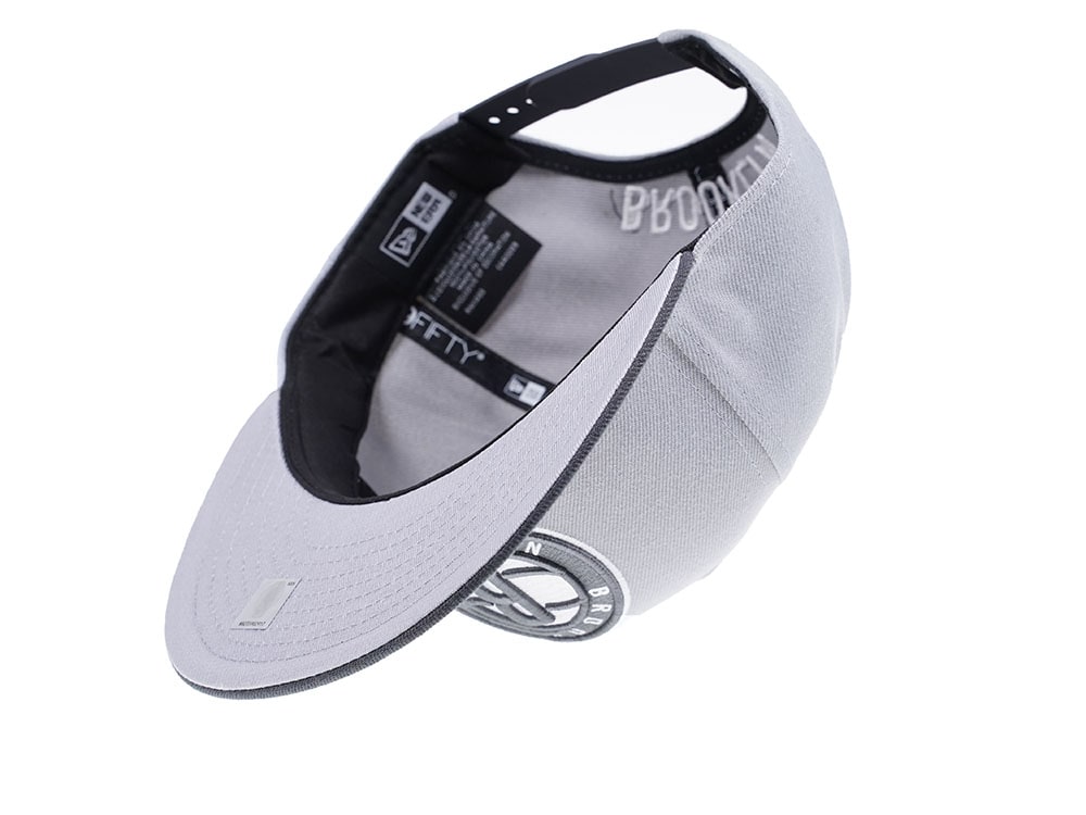 New Era Brooklyn Nets Graphite Heather Edition 9Fifty Snapback Hat