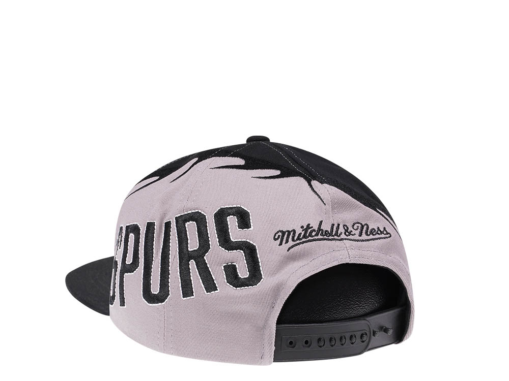Mitchell & Ness San Antonio Spurs NBA Spiral Deadstock Hardwood Classic Snapback Hat