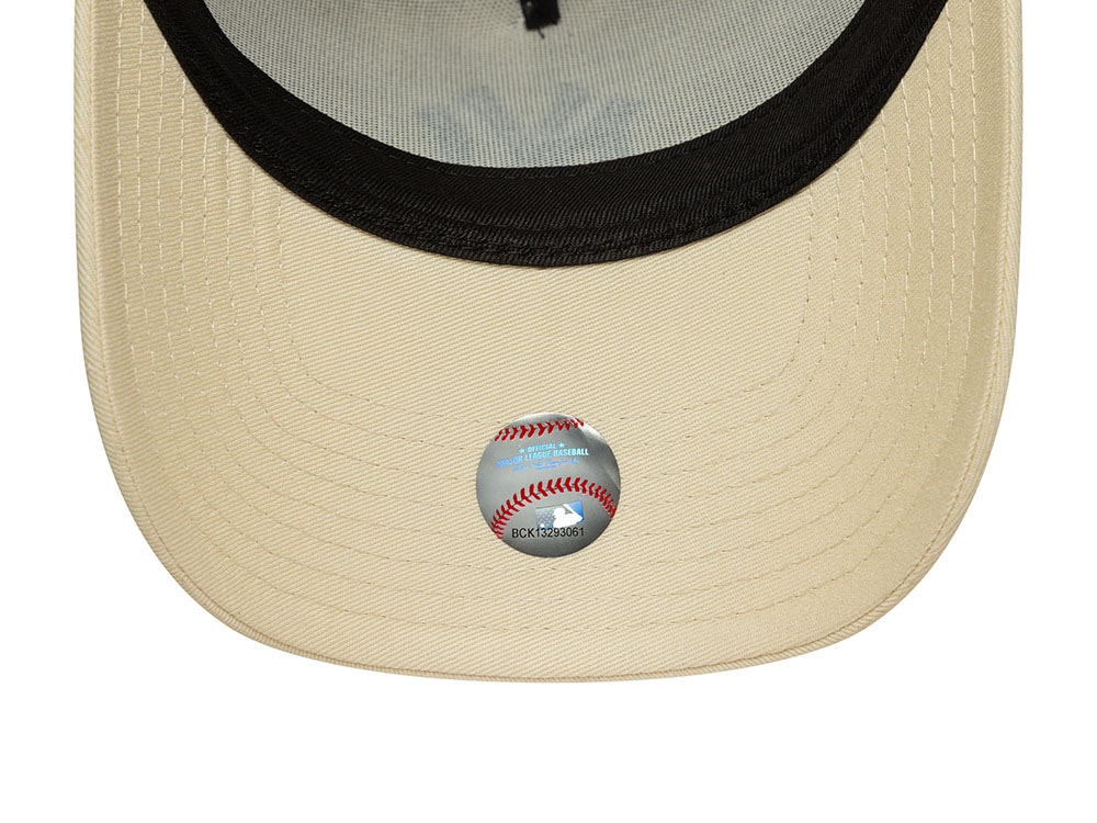 New Era New York Yankees League Essential 9Forty A Frame Snapback Hat