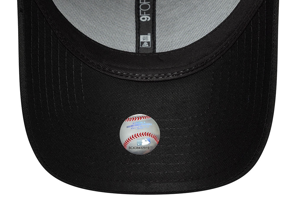 New Era New York Yankees Metallic Black  9Forty Snapback Hat