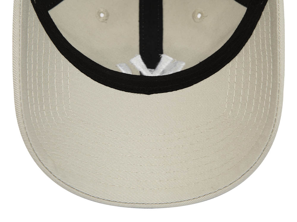 New Era New York Yankees League Essential Creme 9Twenty Strapback Hat