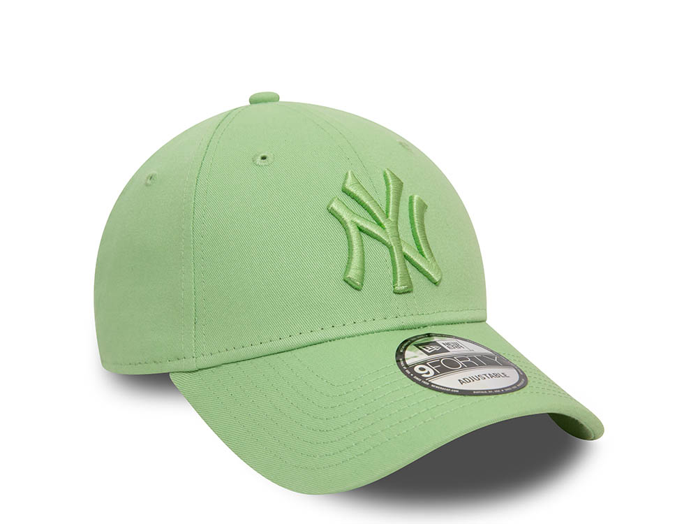 New Era New York Yankees League Essential Green 9Forty Strapback Hat