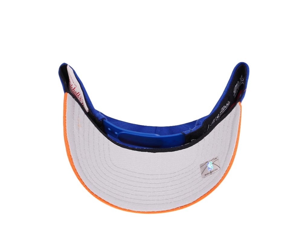 Mitchell & Ness New York Knicks Team Two Tone Red Line Solid Flex Snapback Hat