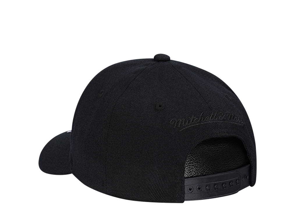 Mitchell & Ness Boston Celtics All Black Classic Red Line Flex Snapback Hat