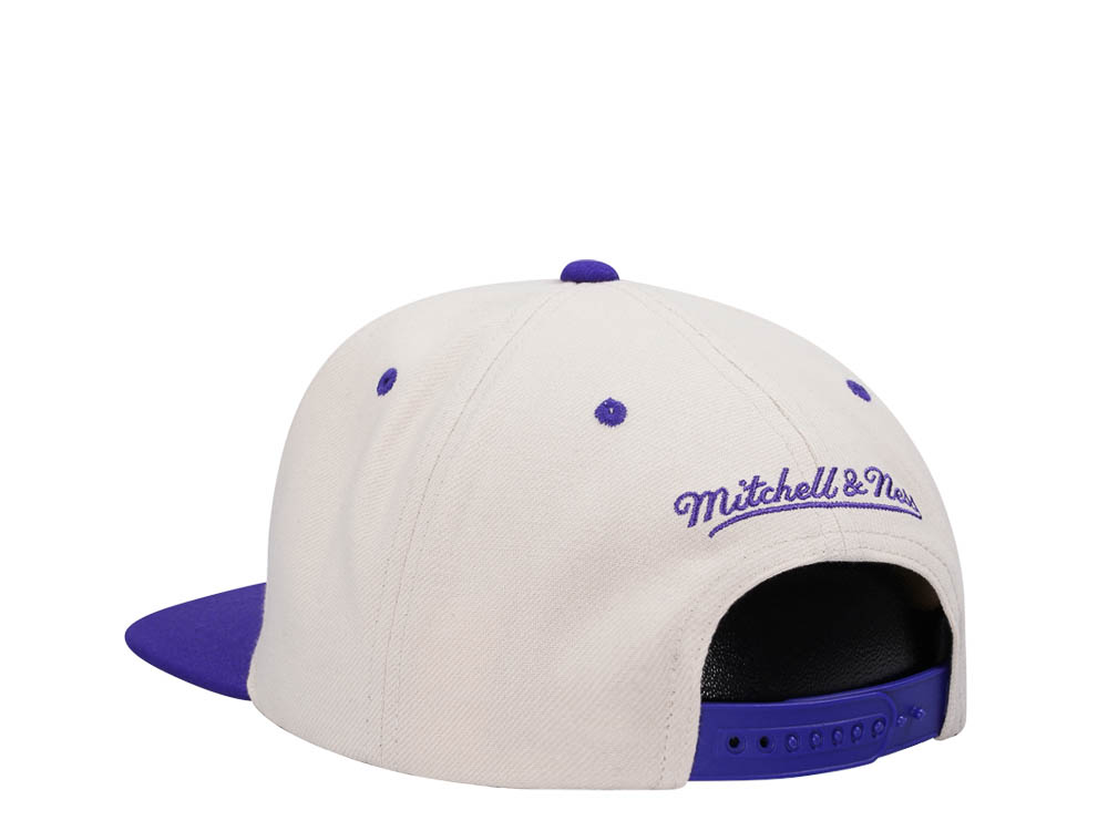 Mitchell & Ness Milwaukee Bucks Sail Off White Two Tone Snapback Hat