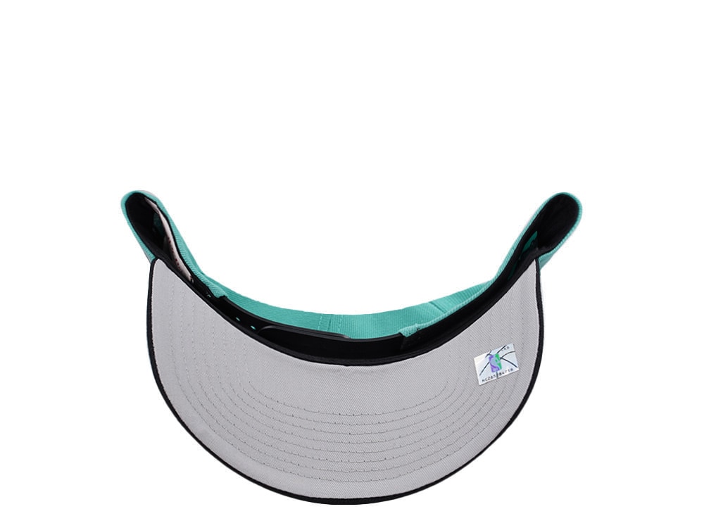 Mitchell & Ness New York Knicks NBA In The City Teal Edition Pro Pinch Fit Snapback Hat