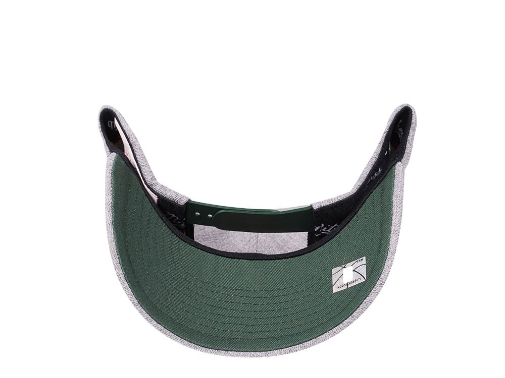Mitchell & Ness Milwaukee Bucks Heather Gray Red Line Solid Flex Snapback Hat