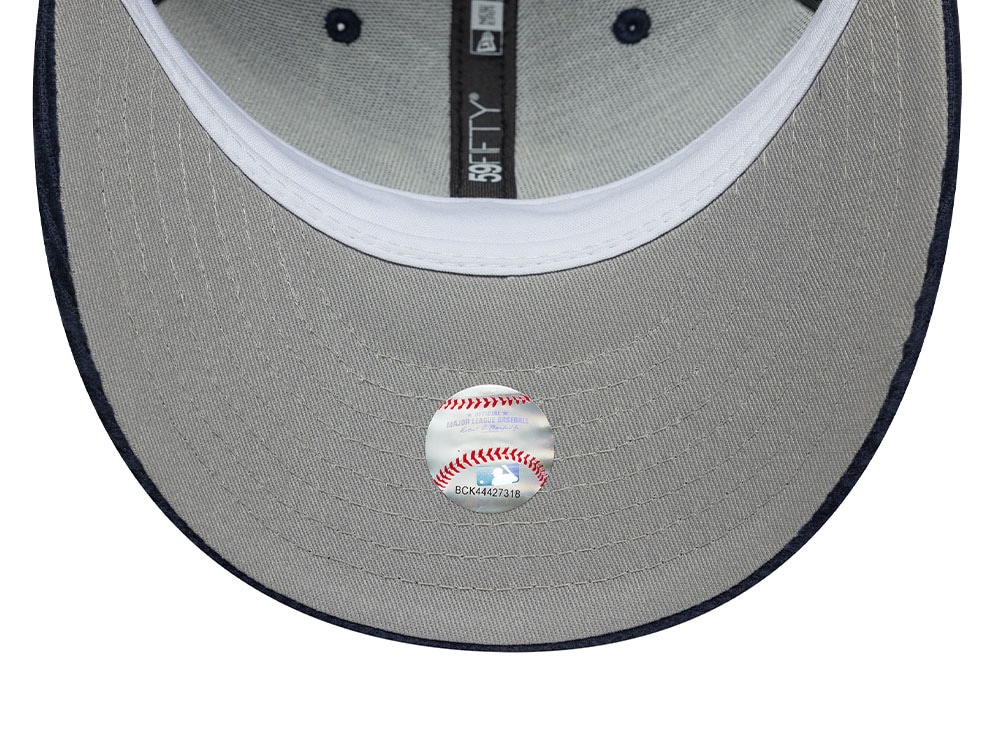 New Era New York Yankees Corduroy Navy Prime Dogear Edition 59Fifty Dogear Fitted Hat