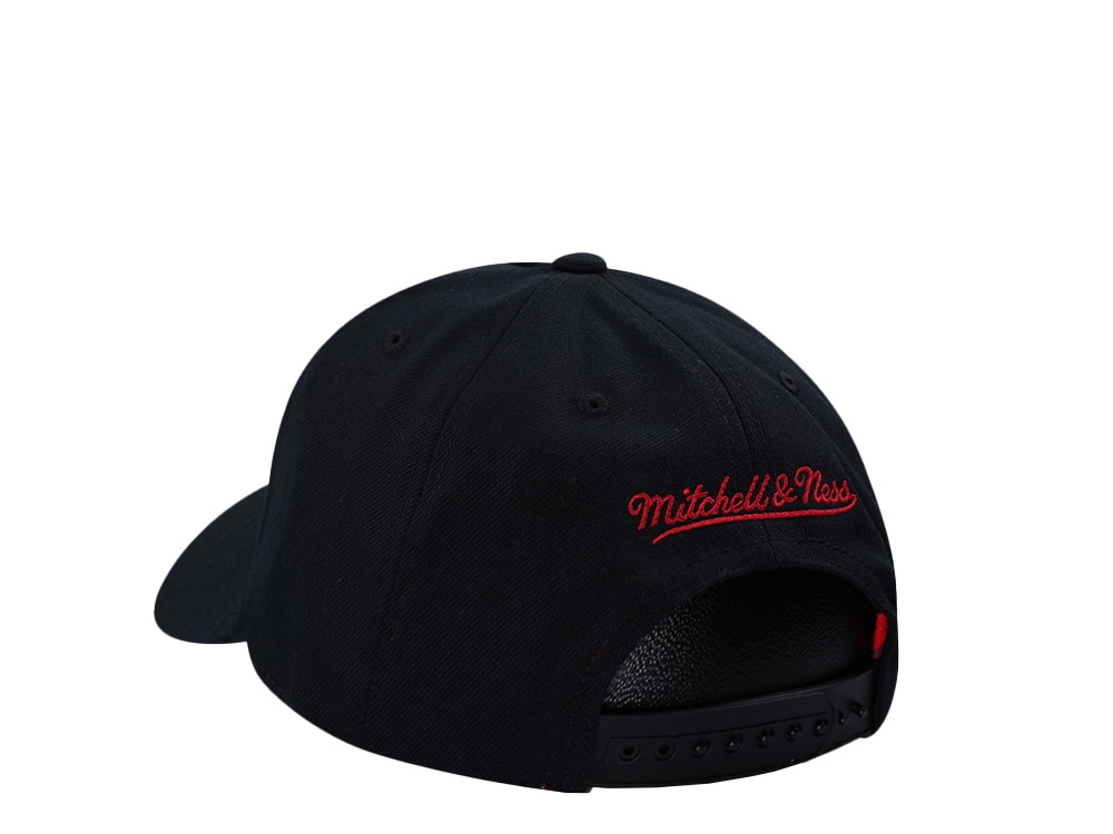 Mitchell & Ness Chicago Bulls 404 Club Camo Black Edition Pro Pinch Fit Snapback Hat