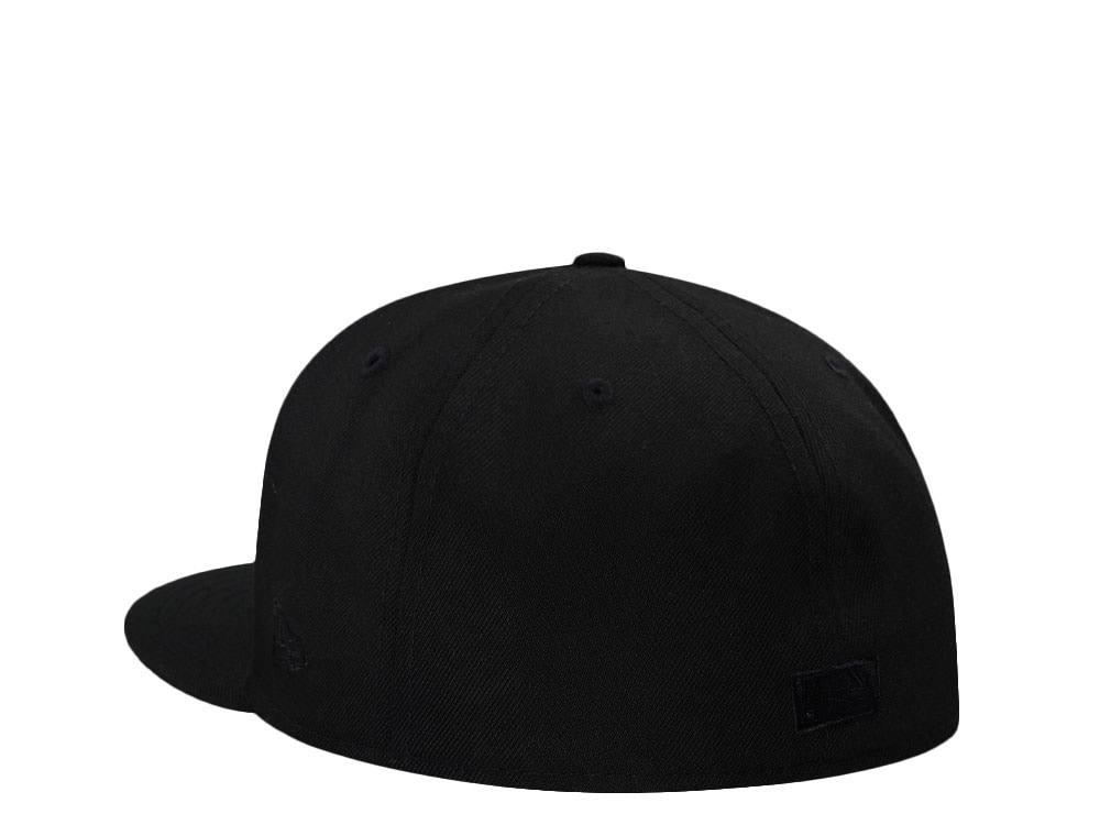 New Era New York Yankees World Series 1999 Blackout Pink Edition 59Fifty Fitted Hat