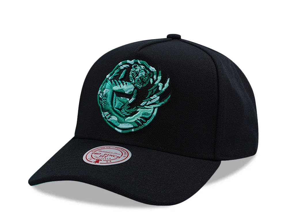 Mitchell & Ness Vancouver Grizzlies Hardwood Classics 404 Club Camo Black Edition Pro Pinch Fit Snapback Hat