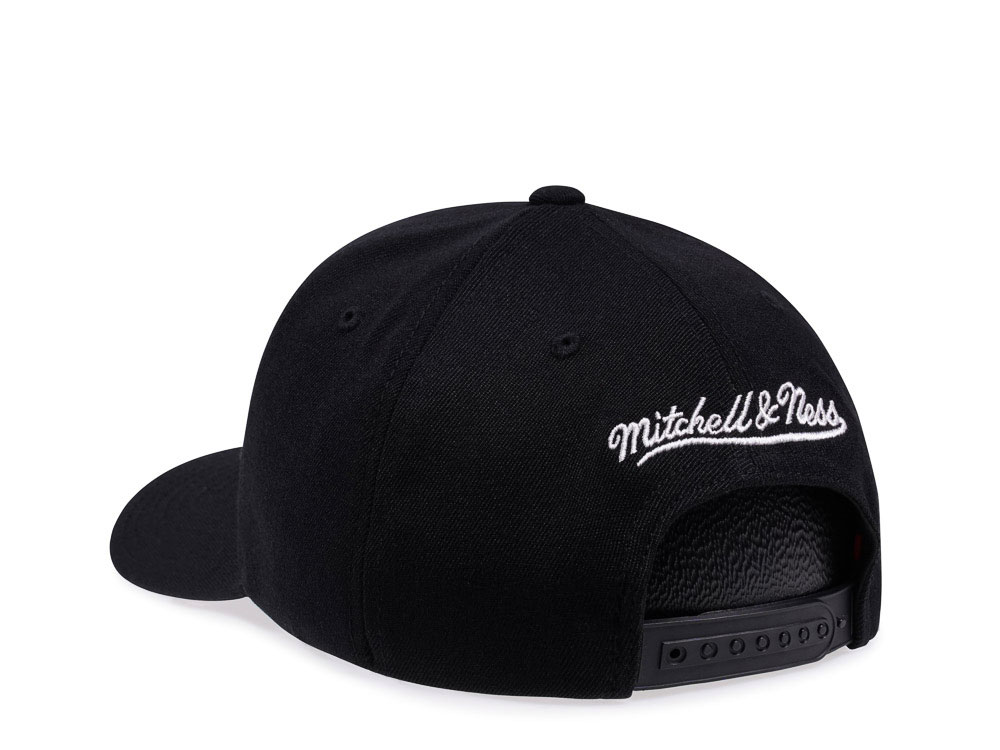 Mitchell & Ness Brooklyn Nets Duotone Red Line Flex Snapback Hat