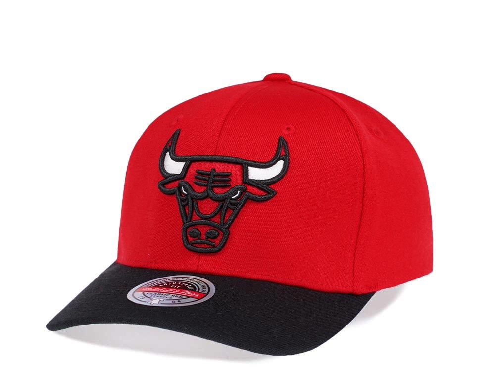 Mitchell & Ness Chicago Bulls Team Two Tone Red Line Solid Flex Snapback Hat