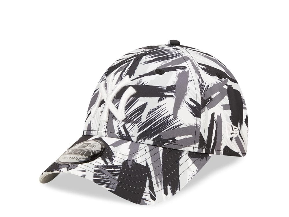 New Era New York Yankees Painted Black 9Forty Strapback Hat