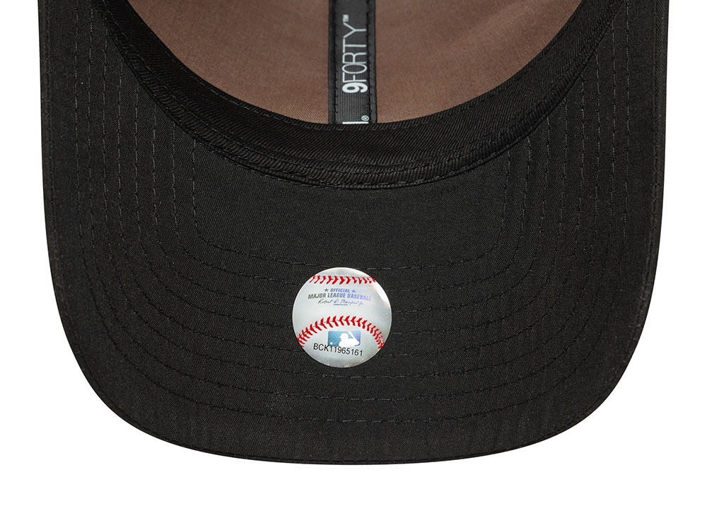 New Era New York Yankees Black Tonal Flawless 9Forty Strapback Hat