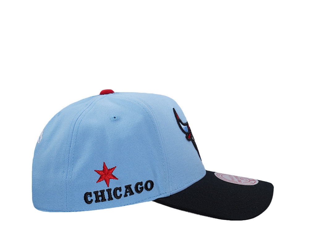 Mitchell & Ness Chicago Bulls NBA In The City Sky Blue Edition Pro Pinch Fit Snapback Hat