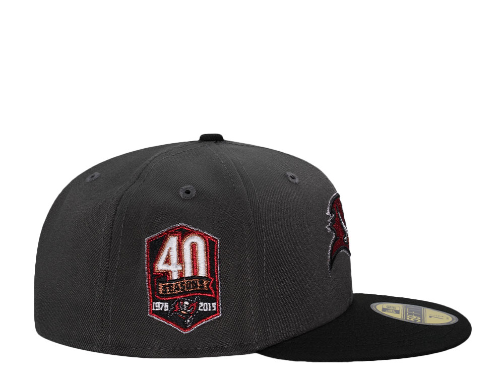New Era Tampa Bay Buccaneers 40 Seasons Metallic Graphite Two Tone Edition 59Fifty Fitted Hat