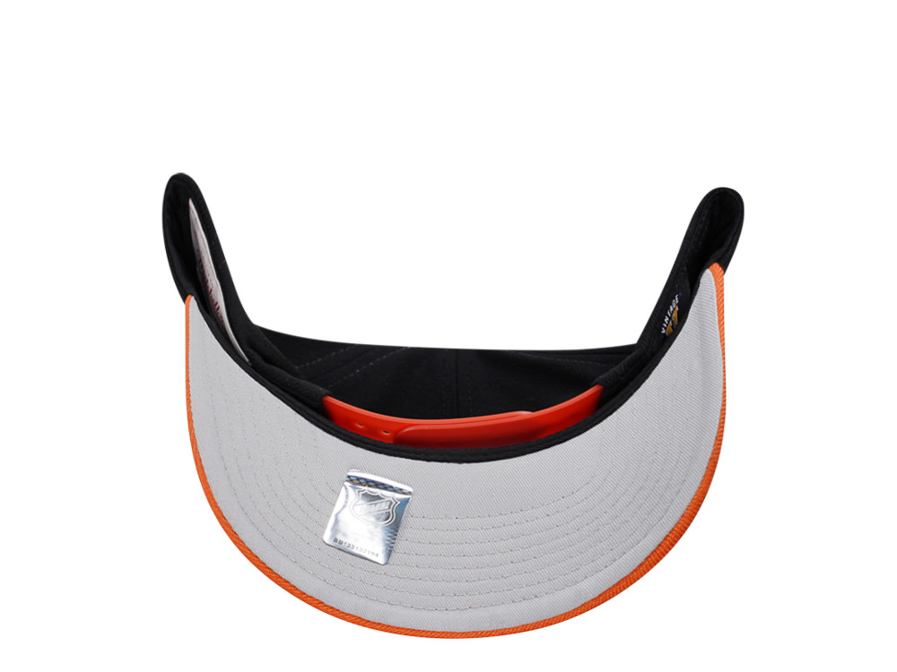 Mitchell & Ness Philadelphia Flyers Vintage Logo Pro Crown Fit Snapback Hat