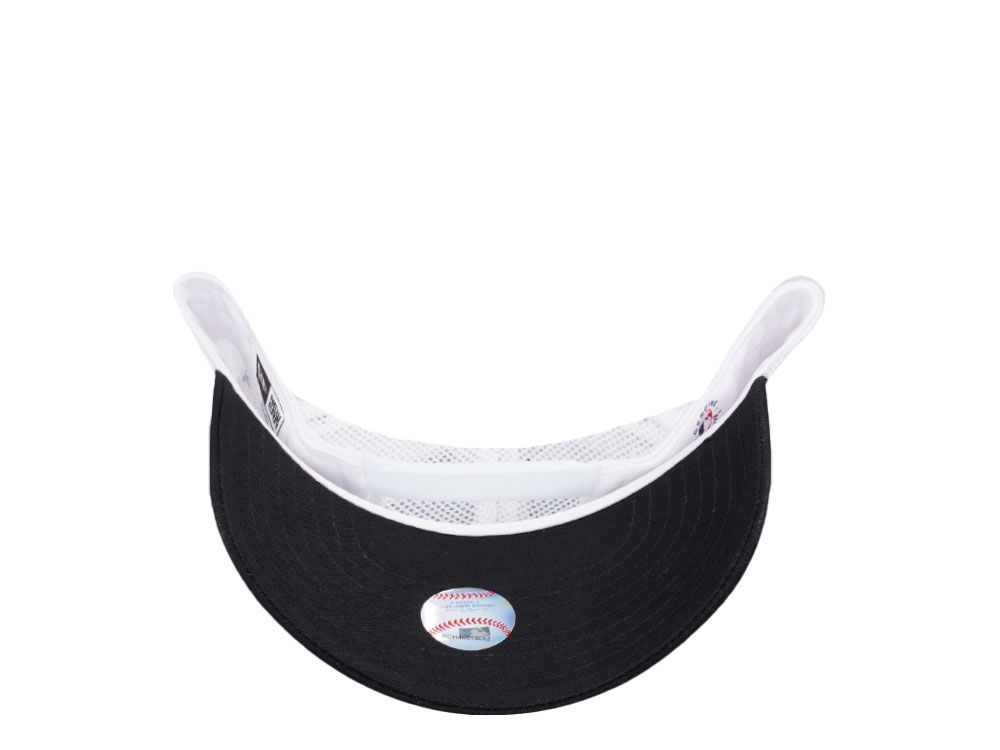 New Era New York Yankees Black A Frame Trucker Kids 9Forty Strapback Hat