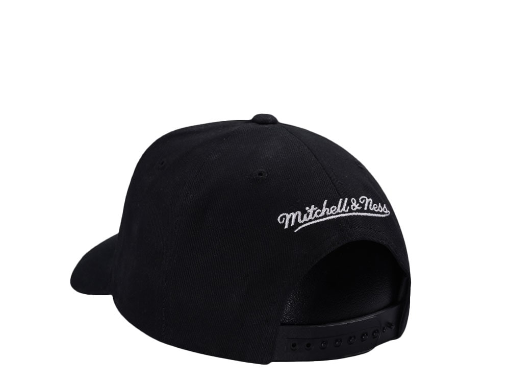 Mitchell & Ness Calgary Flames Nostalgic 2.0 Pro Crown Snapback Hat