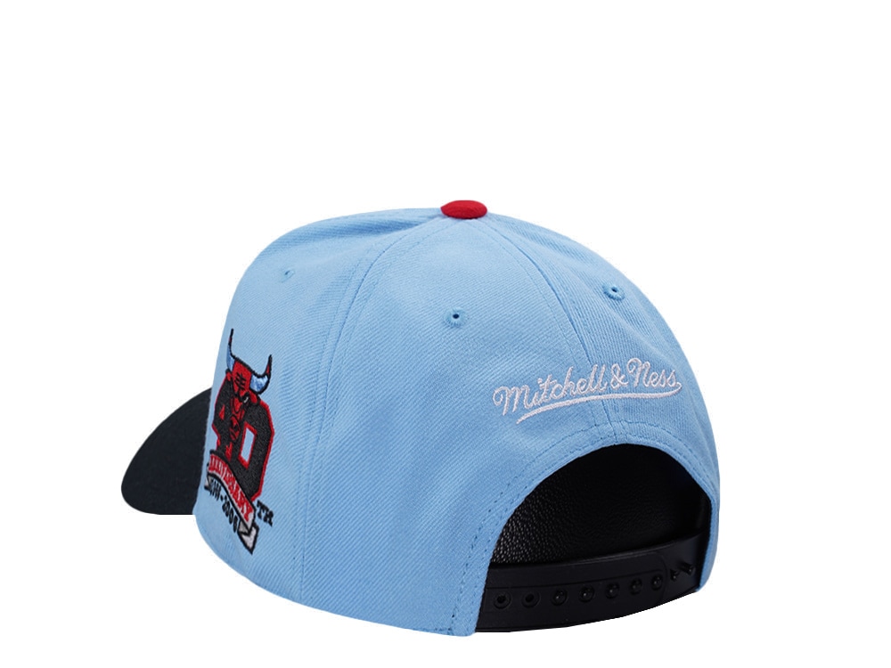 Mitchell & Ness Chicago Bulls NBA In The City Sky Blue Edition Pro Pinch Fit Snapback Hat
