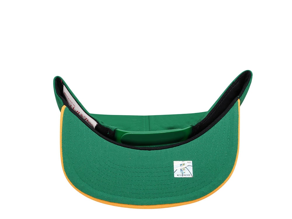 Mitchell & Ness Milwaukee Bucks Breakthrough Two Tone Snapback Hat