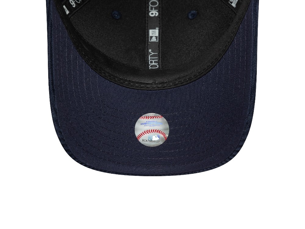 New Era New York Yankees Navy Corduroy 9Forty M Crown Snapback Hat