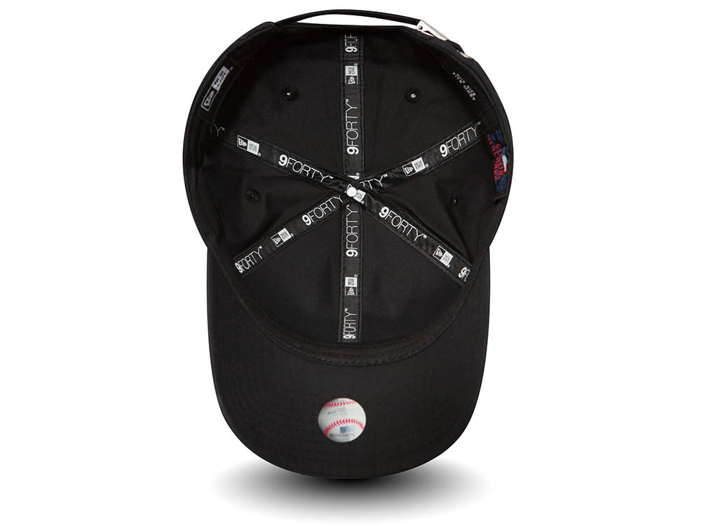 New Era New York Yankees Black Flawless 9Forty Strapback Hat