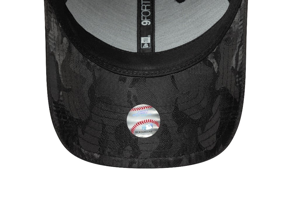 New Era New York Yankees Flawless Pin Black Camouflage 9Forty Strapback Hat