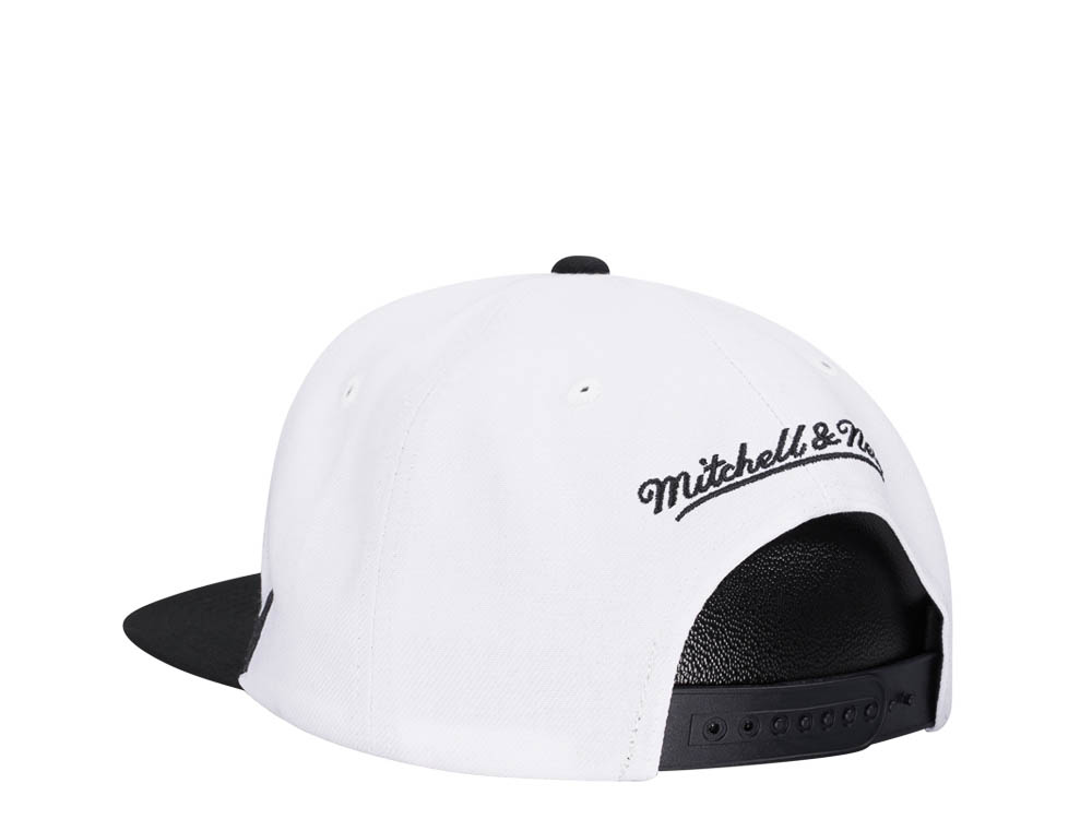 Mitchell & Ness Pittsburgh Penguins Vintage Sharktooth Snapback Hat
