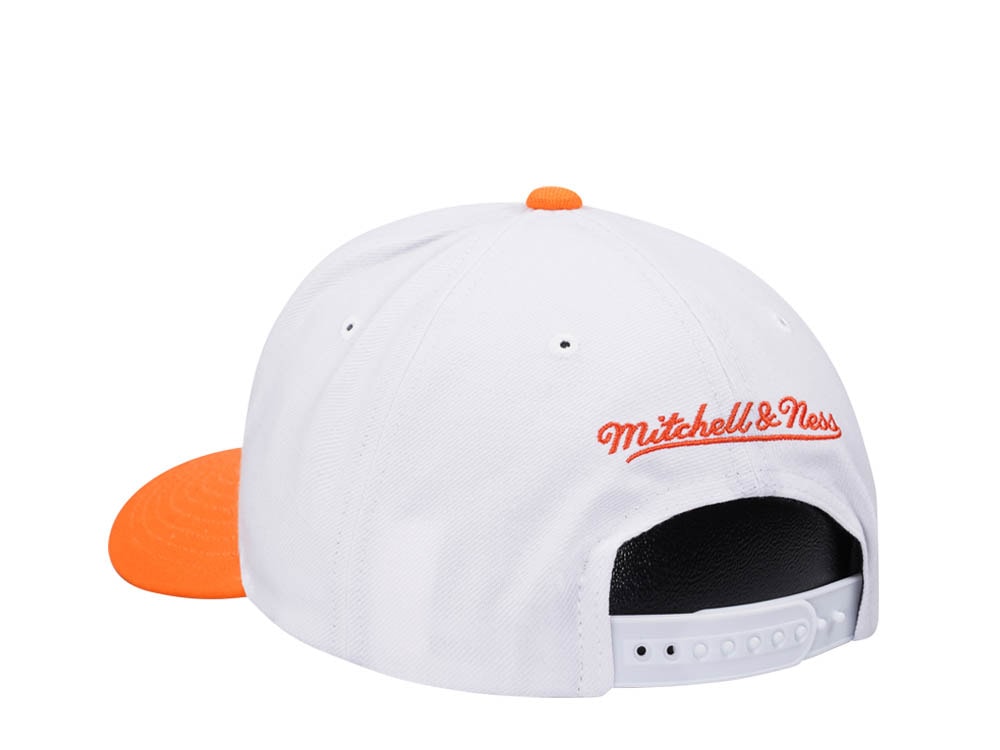 Mitchell & Ness Cleveland Cavaliers Team Two Tone 2.0 Pro White Snapback Hat