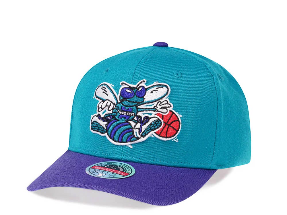 Mitchell & Ness Charlotte Hornets Team Two Tone Red Line Solid Flex Snapback Hat