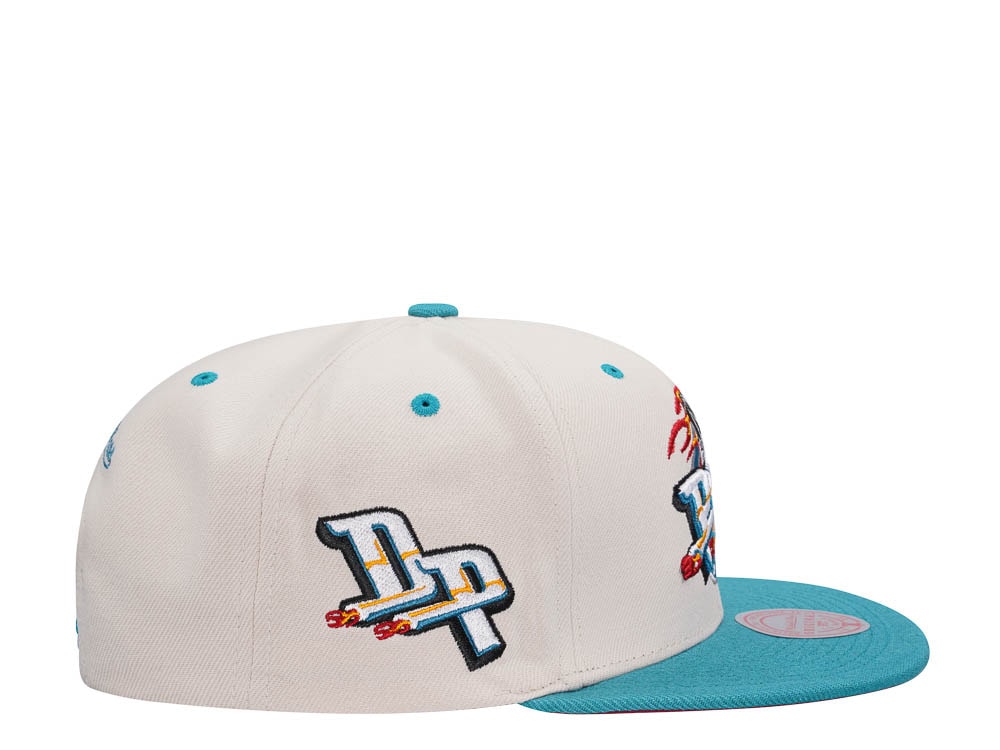 Mitchell & Ness Detroit Pistons Sail Off White Two Tone Snapback Hat
