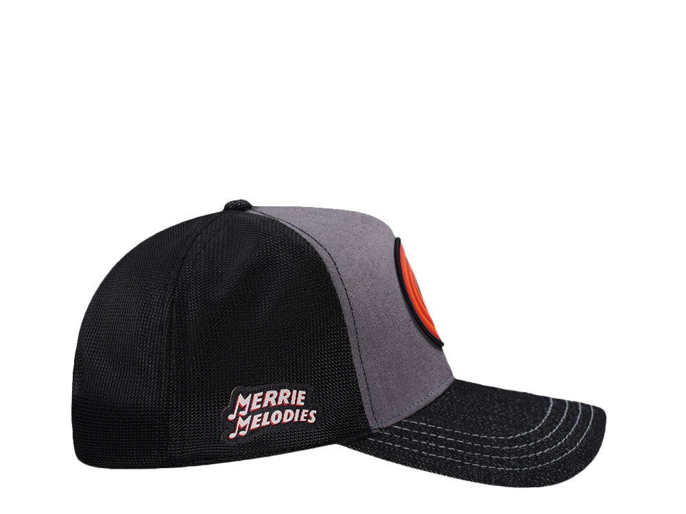 Capslab Looney Tunes Bugs Bunny Vintage Trucker Snapback Hat