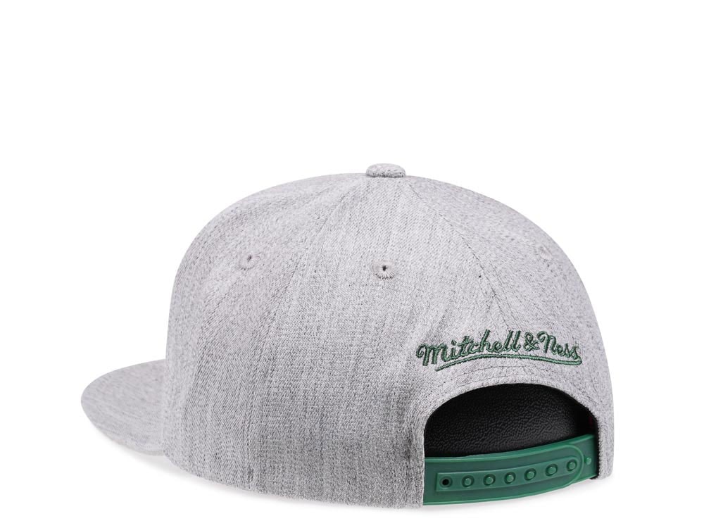 Mitchell & Ness Milwaukee Bucks Heather Red Line Flex Snapback Hat